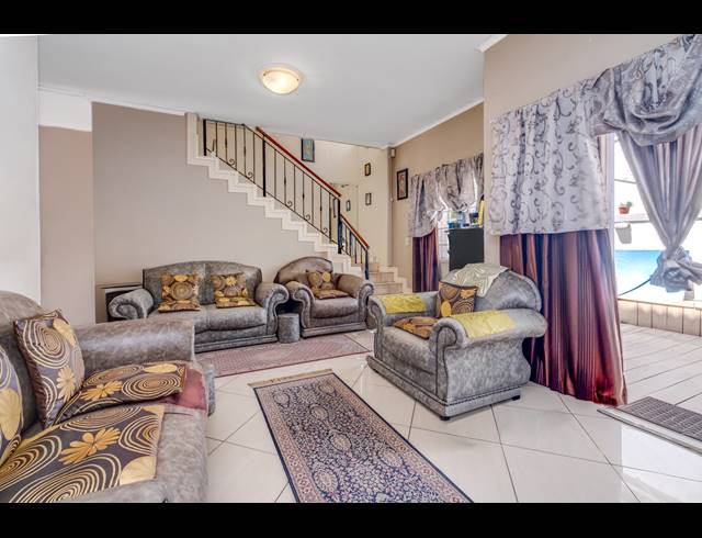 3 BEDROOM TOWNHOUSE FOR SALE IN FERNDALE
